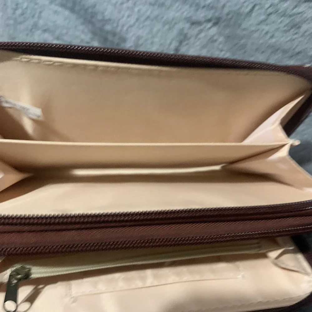 Unionbay Womens Southwestern Geometric Double Zip Wristlet Wallet Brown Pink